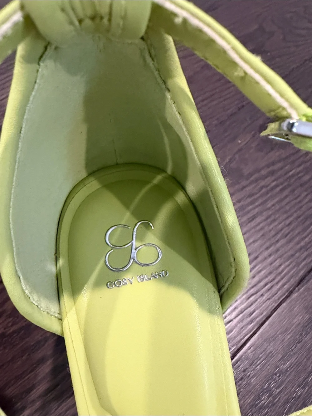 Cosy Island lime green wedges size 8.5